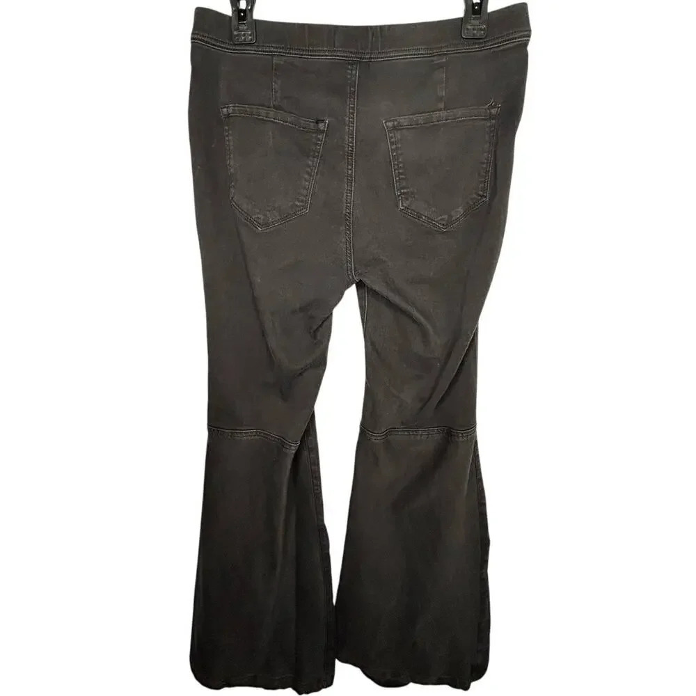 Cello Pull-on Bell-Bottom Jeans Size Large Black Denim Flare Stretch - Picture 2 of 6